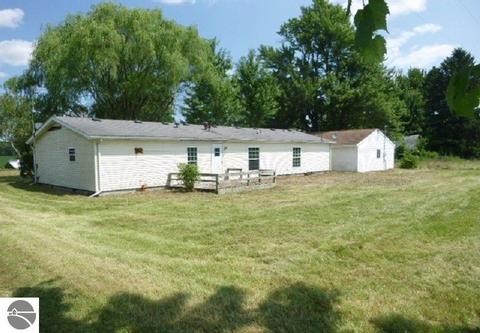 6450 E Pleasant Valley Rd, Shepherd, MI 48883 photo 13