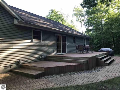 8633 E River Rd, Mount Pleasant, MI 48858 photo 6