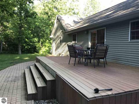 8633 E River Rd, Mount Pleasant, MI 48858 photo 7