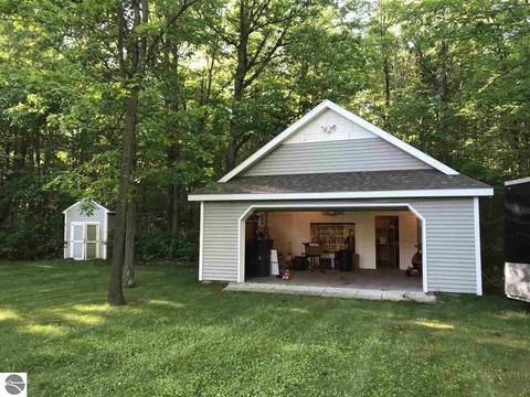 8633 E River Rd, Mount Pleasant, MI 48858 photo 18