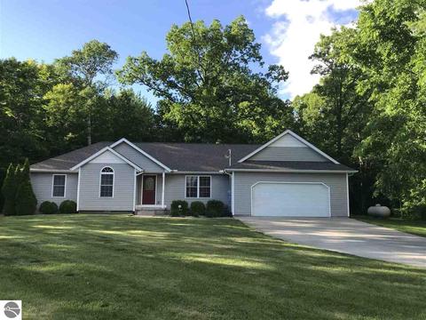 8633 E River Rd, Mount Pleasant, MI 48858 photo 1
