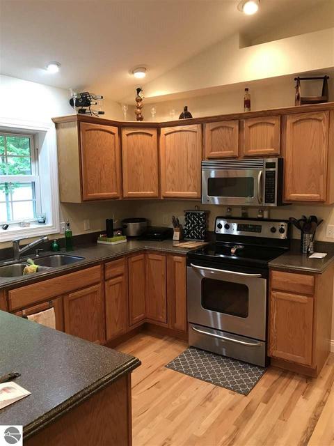8633 E River Rd, Mount Pleasant, MI 48858 photo 3