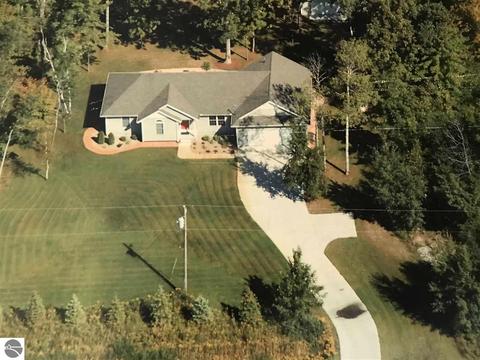 8633 E River Rd, Mount Pleasant, MI 48858 photo 17