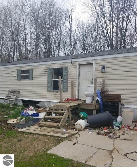 8791 E Baseline Rd, Mount Pleasant, MI 48858 photo 1