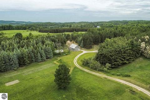 3505 E Gatzke Rd, Cedar, MI 49621 photo 2