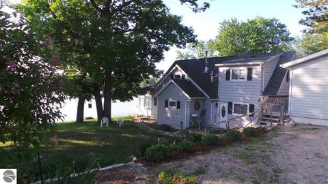 3697 Lakeside Dr, Lupton, MI 48635 photo 2