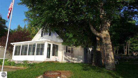 3697 Lakeside Dr, Lupton, MI 48635 photo 1