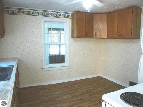 214 Union St, Ithaca, MI 48847 photo 5