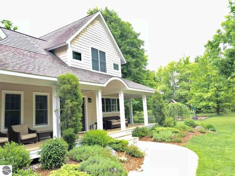 2463 E Meander Ln, Cedar, MI 49621 photo 2