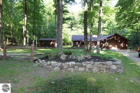 860 Ellinger Rd, Alanson, MI 49706 photo 1