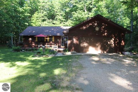 860 Ellinger Rd, Alanson, MI 49706 photo 3