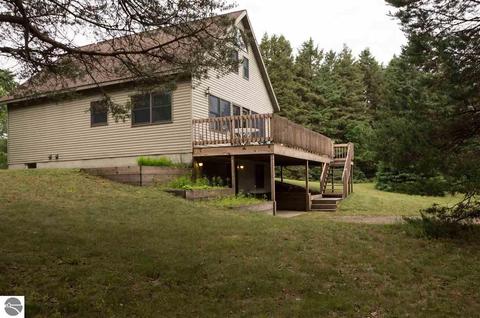 983 Gitchegumee Dr, Buckley, MI 49620 photo 3