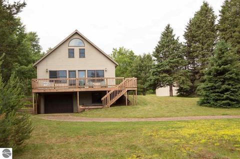 983 Gitchegumee Dr, Buckley, MI 49620 photo 1