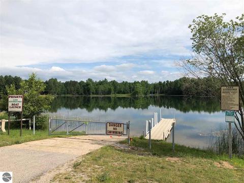 983 Gitchegumee Dr, Buckley, MI 49620 photo 31