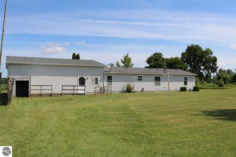 5431 W Jackson Rd, Elwell, MI 48832 photo 5