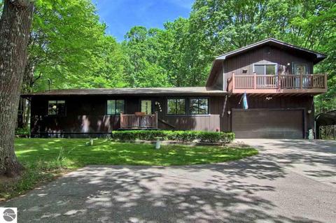 4702 Springbrook Dr, Williamsburg, MI 49690 photo 3