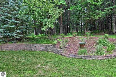 4702 Springbrook Dr, Williamsburg, MI 49690 photo 6