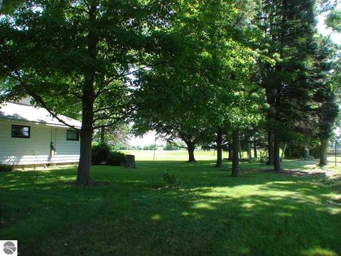 3244 S Bagley Rd, Ithaca, MI 48847 photo 5