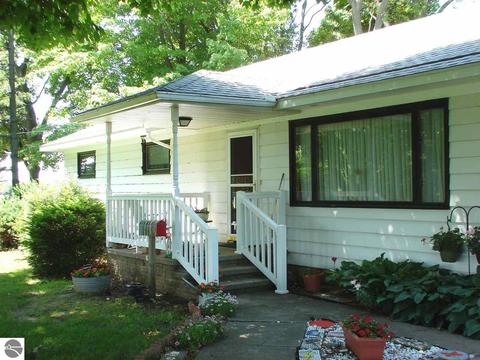 3244 S Bagley Rd, Ithaca, MI 48847 photo 2