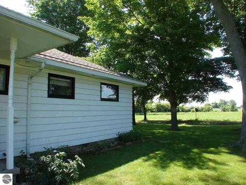 3244 S Bagley Rd, Ithaca, MI 48847 photo 21