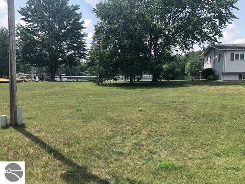 3701 Shore Dr, Weidman, MI 48893 photo 14