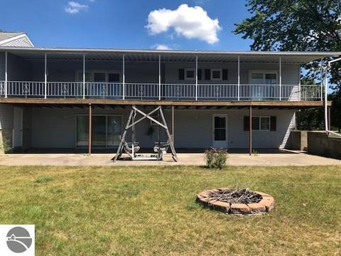 3701 Shore Dr, Weidman, MI 48893 photo 2