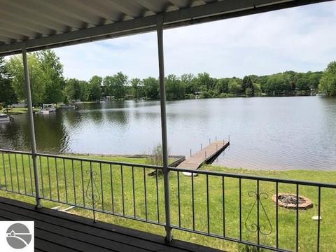 3701 Shore Dr, Weidman, MI 48893 photo 5