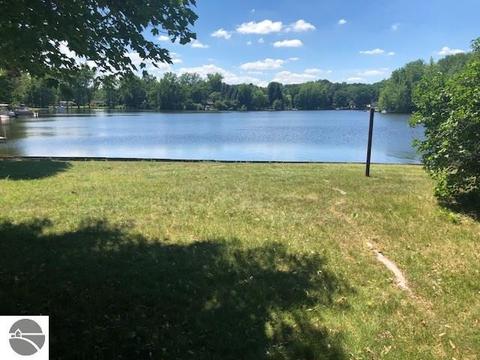 3701 Shore Dr, Weidman, MI 48893 photo 11
