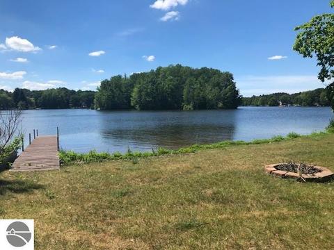 3701 Shore Dr, Weidman, MI 48893 photo 9
