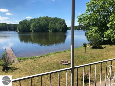 3701 Shore Dr, Weidman, MI 48893 photo 4