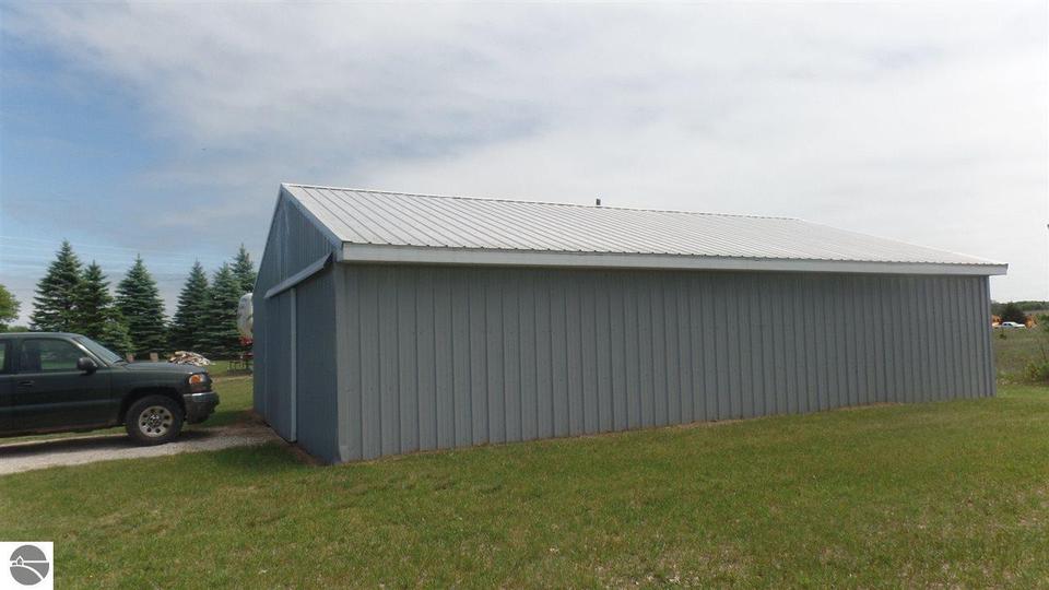  5742 S Coldwater Rd, Remus, MI 49340 photo 1