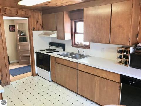 9144 S Nelson Rd, Cedar, MI 49621 photo 10
