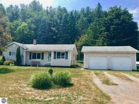 9144 S Nelson Rd, Cedar, MI 49621 photo 2