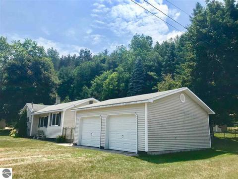 9144 S Nelson Rd, Cedar, MI 49621 photo 3