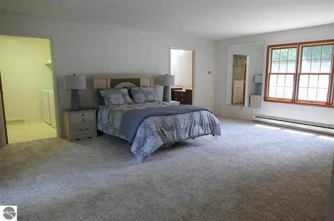 413 E Sixth St, Clare, MI 48617 photo 19