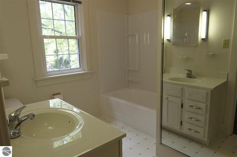 413 E Sixth St, Clare, MI 48617 photo 32