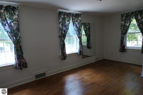 413 E Sixth St, Clare, MI 48617 photo 28