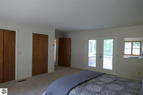 413 E Sixth St, Clare, MI 48617 photo 21