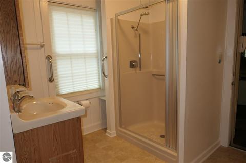 413 E Sixth St, Clare, MI 48617 photo 33