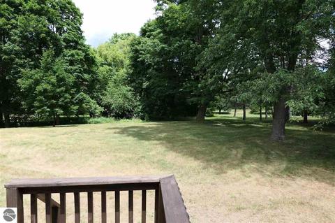 413 E Sixth St, Clare, MI 48617 photo 8