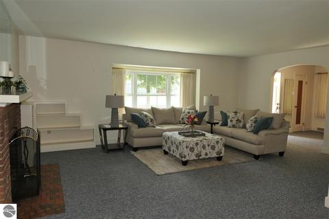 413 E Sixth St, Clare, MI 48617 photo 11