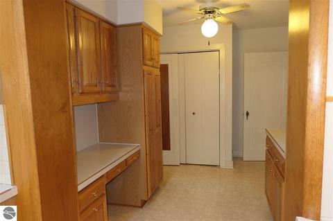 413 E Sixth St, Clare, MI 48617 photo 18