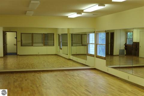413 E Sixth St, Clare, MI 48617 photo 37