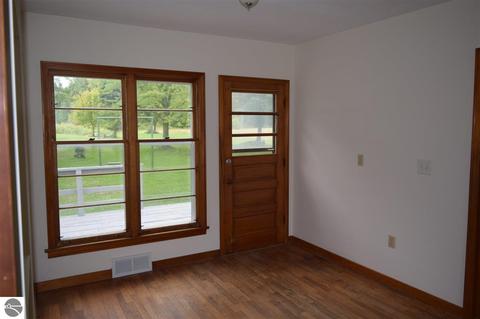997 E Remus Rd, Mount Pleasant, MI 48858 photo 8