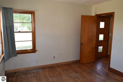997 E Remus Rd, Mount Pleasant, MI 48858 photo 4