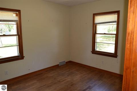 997 E Remus Rd, Mount Pleasant, MI 48858 photo 5