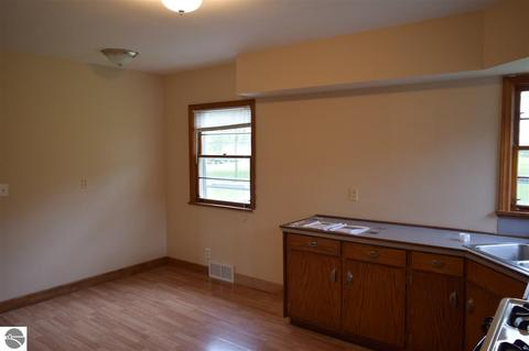997 E Remus Rd, Mount Pleasant, MI 48858 photo 11