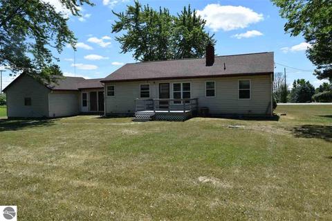 997 E Remus Rd, Mount Pleasant, MI 48858 photo 2