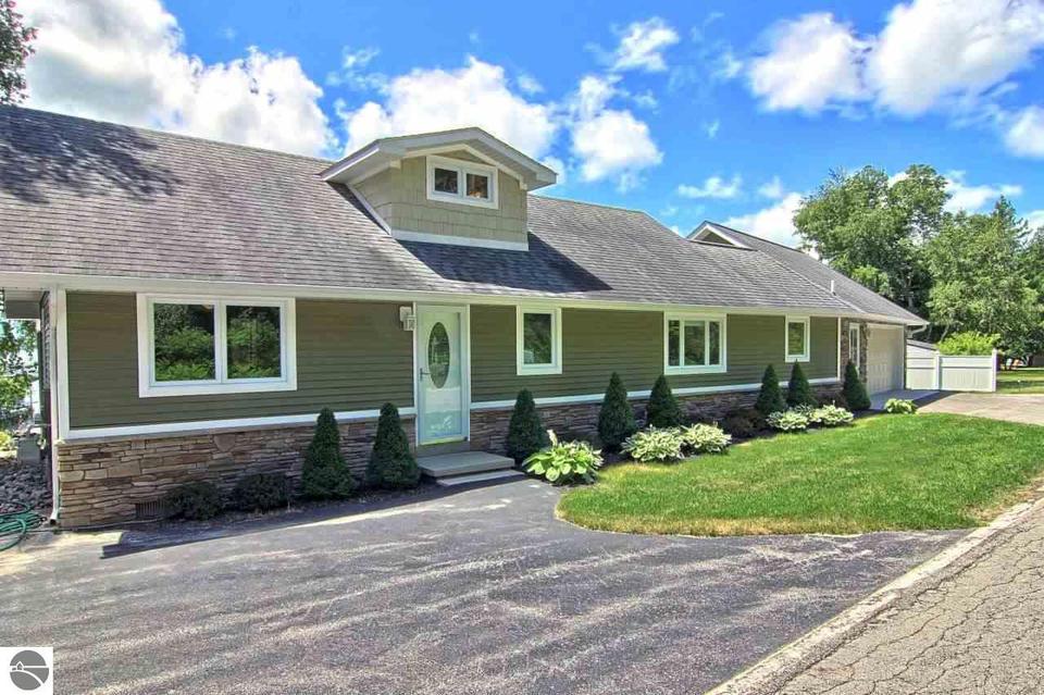  6585 Crystal Dr, Beulah, MI 49617 photo 12