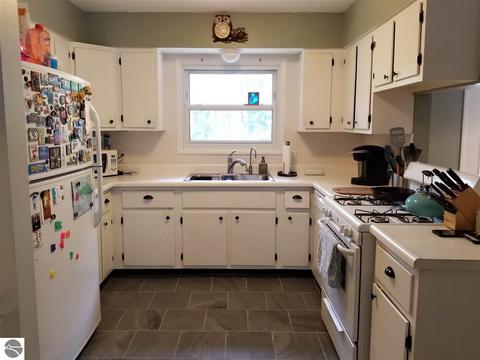1908 E Front St, Traverse City, MI 49686 photo 3